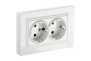 Розетка 2-м СП "Brite" РСш12-3-БрБ 16А в сборе с заземл. защ. шторки белый IEK BR-R24-16-K01-F