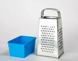 Терка универсальная с контейнером мет.р К01.002.01 *1