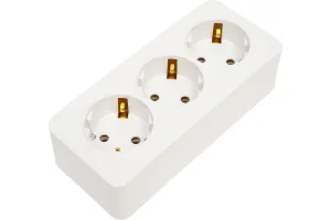 Розетка 3-м "София" ОП с/з 250В 16А IP20 белый MST16-13-01 Stekker *1