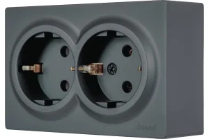 Розетка 2-м LETO с заземл. закрытый корпус ПБТ графит Lezard 752-3400-127B