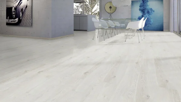 Ламинат Kronospan Victory Beauty 833 4V K396 Дуб Парящий с фаской 33кл 1285х192х8мм 2,22м2 (9шт)