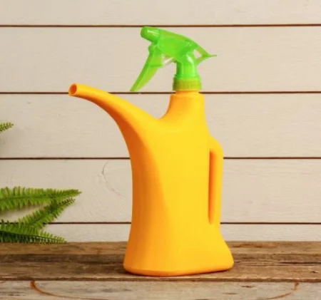 Лейка пласт. 1л с распылителем микс 546175 (Альтернатива) *1/10