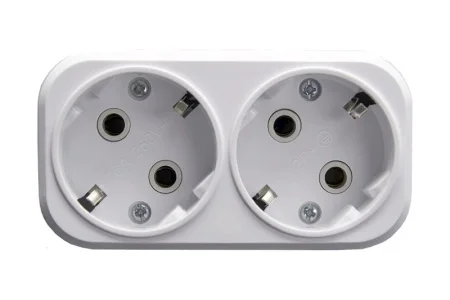 Разветвитель 2-м с/з, белый ADP16-22-20 Stekker *1