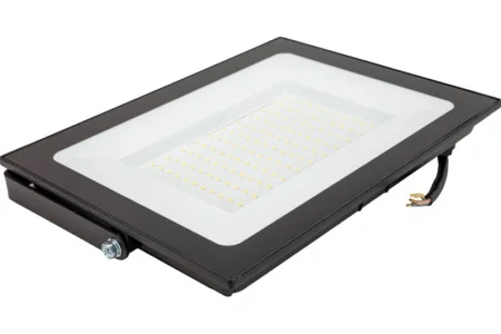 Светодиодный прожектор GLANZEN FAD-0020-200-SL