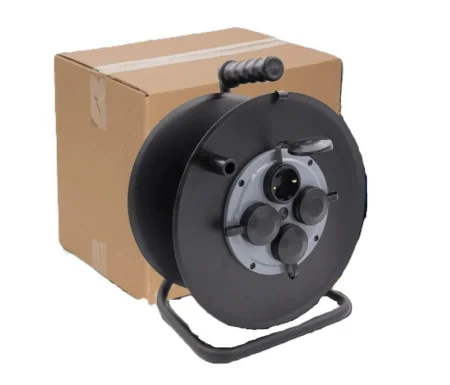 Удлинитель на металлической катушке, 40 метров, 4 розетки, с заземлением, с крышками, IP44, КГ 3*2,5, 16А, 4000Вт, габаритные размеры: 300х200х350