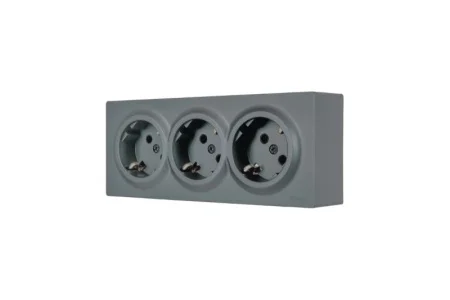 Розетка 3-м LETO с заземл. закрытый корпус ПБТ графит Lezard 752-3400-127BUP