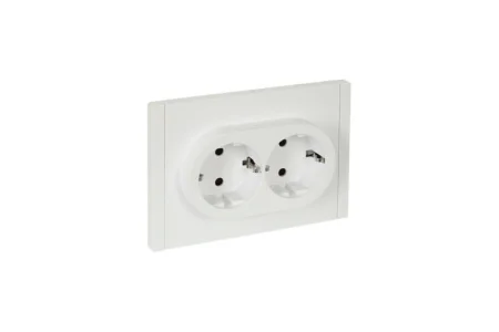 Розетка 2-м СП "Forte&Plano" FP223 16А с заземл. защ. шторки безвинт. крепл. белый IEK FP-R24-16-1-K