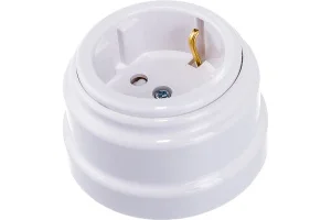 Розетка 1-м с "Ретро" земл. со шторками 16А ОУ белый РА16-0206 (Bylectrica) *1