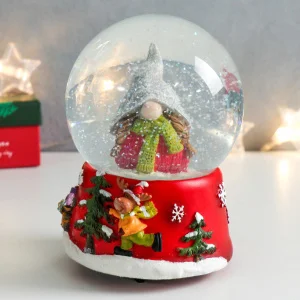 Сувенир полистоун водяной шар музыка "Гномик в сером колпаке" 11,5х11,5х14 см   7568017