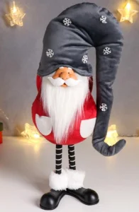 Кукла интерьерная "Дед Мороз в бордовом кафтане, в сером колпаке со снежинками" 42х13х18 см   626011