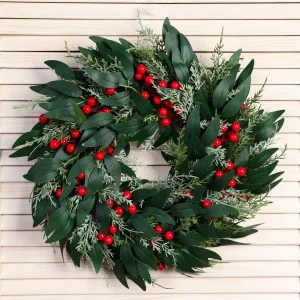 Венок новогодний d- 33 см "Уютная сказка" листья ягоды веточки    9692761