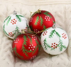 Набор шаров пластик d-8 см, 4 шт "Еловые веточки" красный белый 4192484