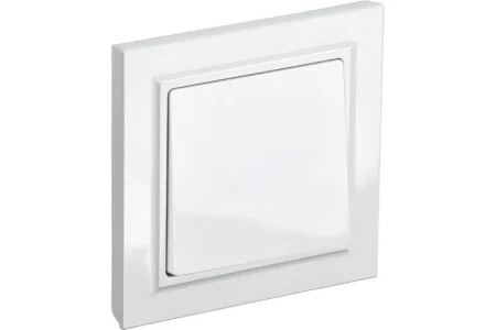 Выключатель 1-кл СП "Brite" ВСР10-1-0-БрБ 10А в сборе белый IEK BR-V10-0-10-K01-F