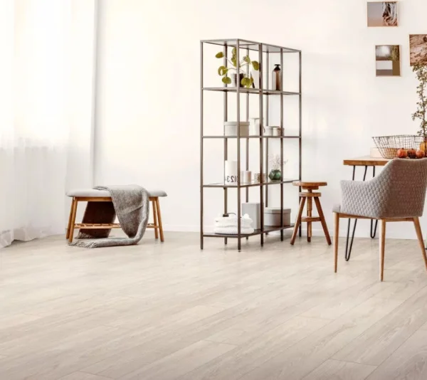 Ламинат Taiga Первая Уральская 832 Дуб светлый 4v 32кл 1292х194х8мм 2,005м² (8шт)