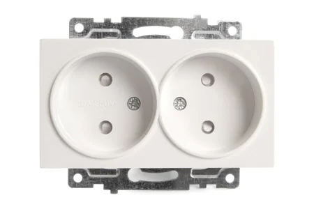 Розетка 2-м "Катрин" с защитной шторкой (механизм) б/з 250В 10А белый GLS10-7113-01 Stekker *1