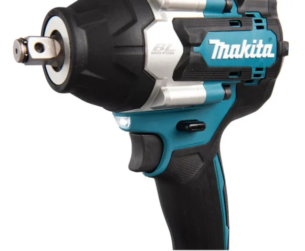 Гайковерт ударный аккум. Makita DTW700Z 18 В 700 Нм без АКБ