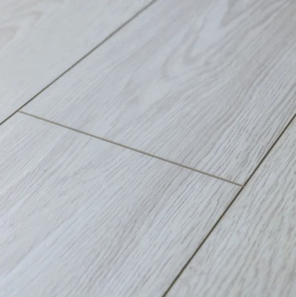 Ламинат Taiga Первая Уральская 832 Дуб светлый 4v 32кл 1292х194х8мм 2,005м² (8шт)