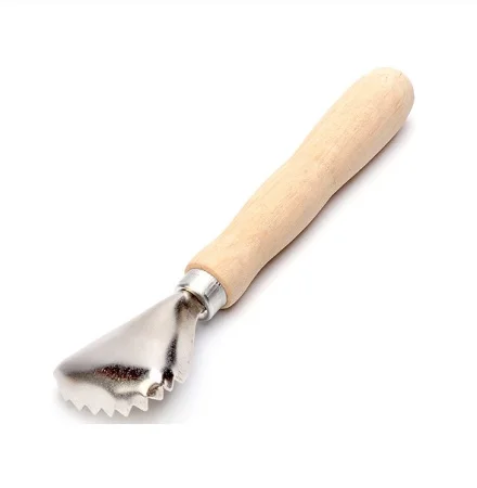 Рыбочистка с дер. ручкой 155*44*2мм 1273 *1