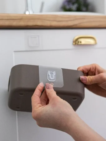 Держатель самоклеящийся 5,7х5,7х1см прозрачный 2шт 5525486