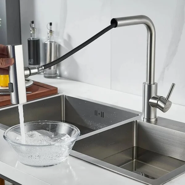 Смеситель для кухни одноручный гибкий выдвижной излив Shevanik S263L сатин